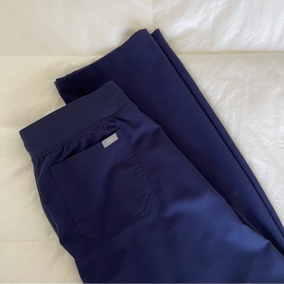 Figs Livingston Basic Scrub Pants - Picture 3 of 5